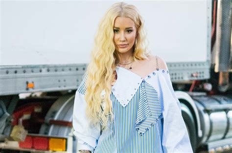 iggy azalea of nudes|Iggy Azalea Poses Nude For Fashion Nova Photo Shoot